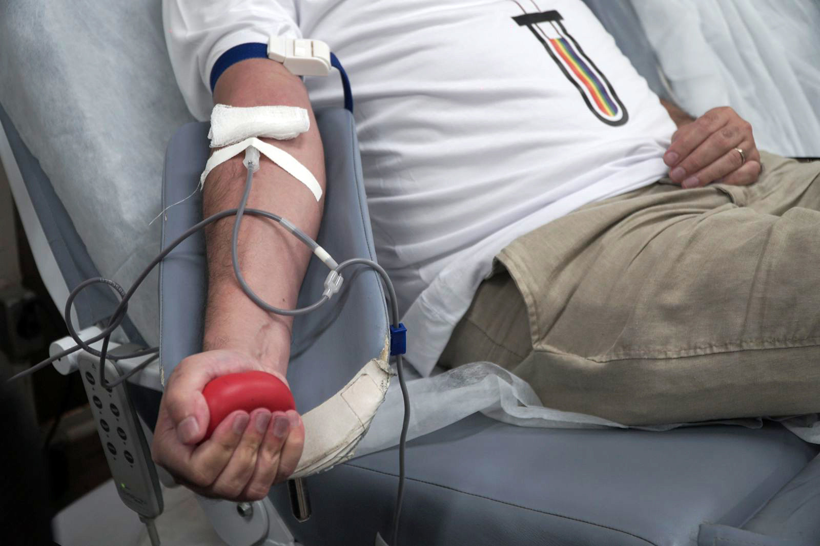 Ação convoca pessoas LGBTQIA+ para doação coletiva de sangue nesta sexta (8)